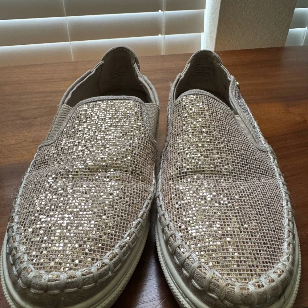 Yellow Box Women's Glitter Loafers women’s sized 6 - Picture 10 of 13